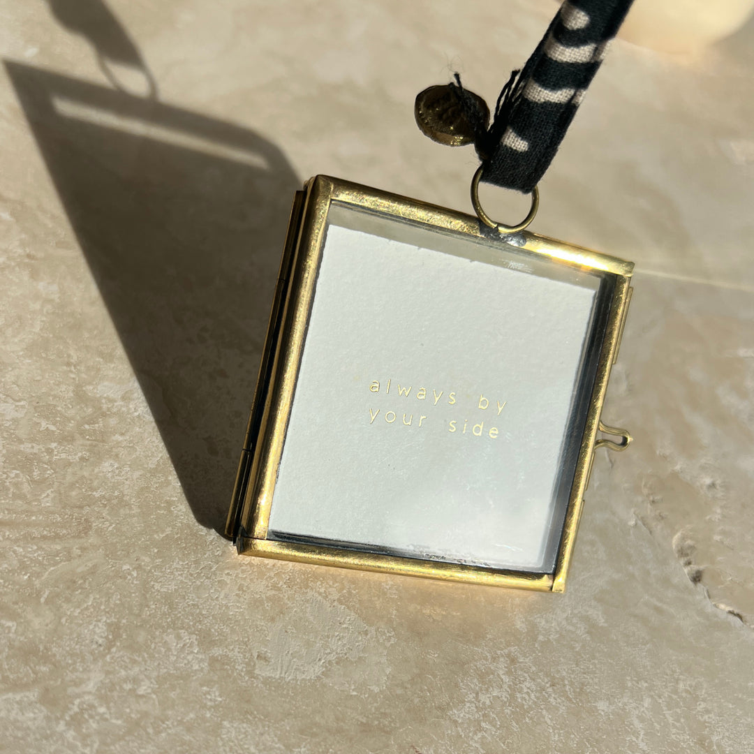 Mini frame Doing Goods zwart/wit