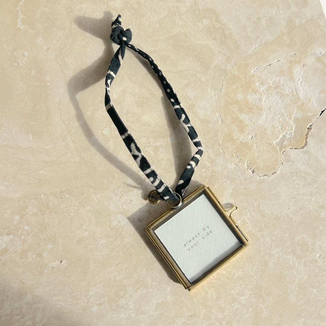 Mini frame Doing Goods zwart/wit