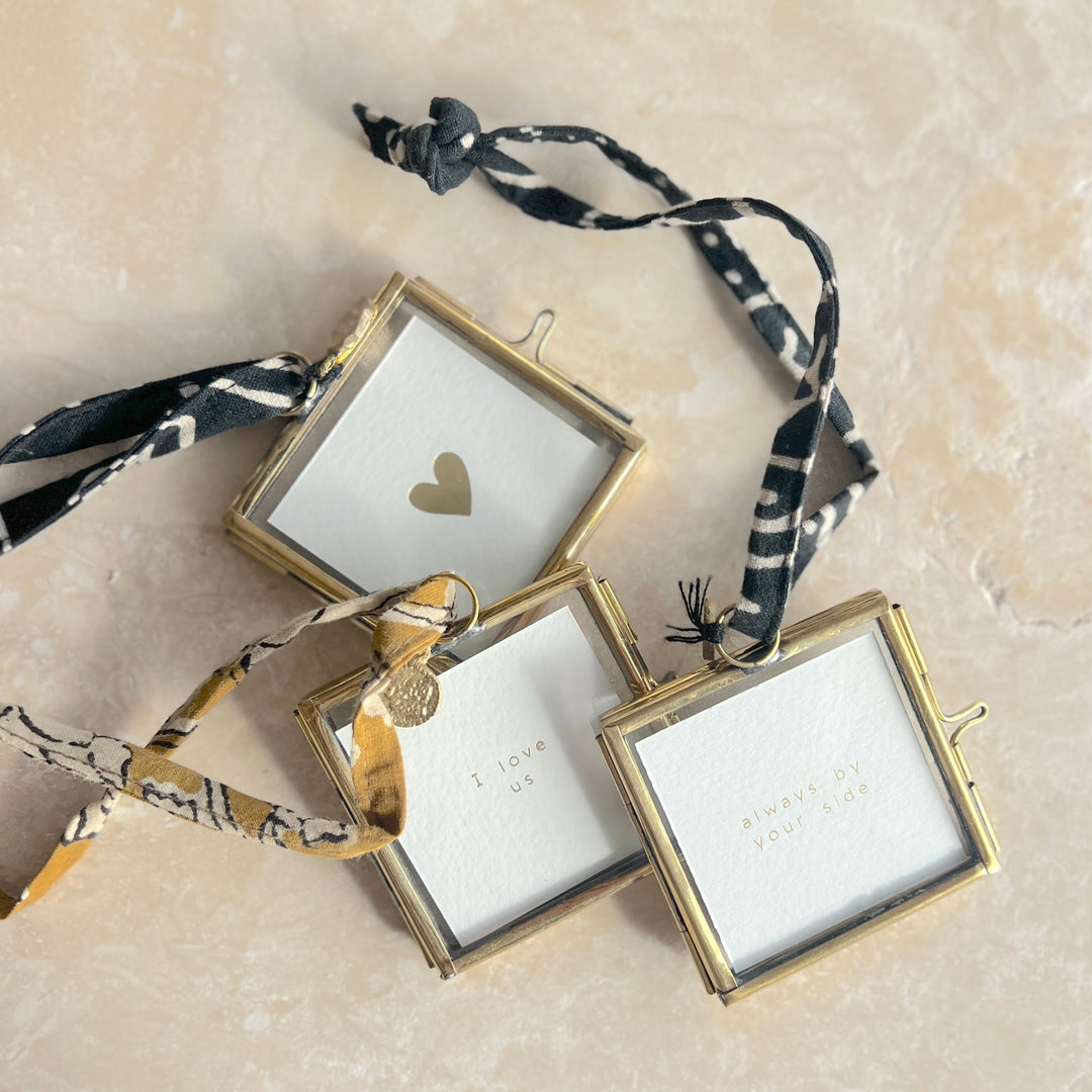 Mini frame Doing Goods zwart/wit